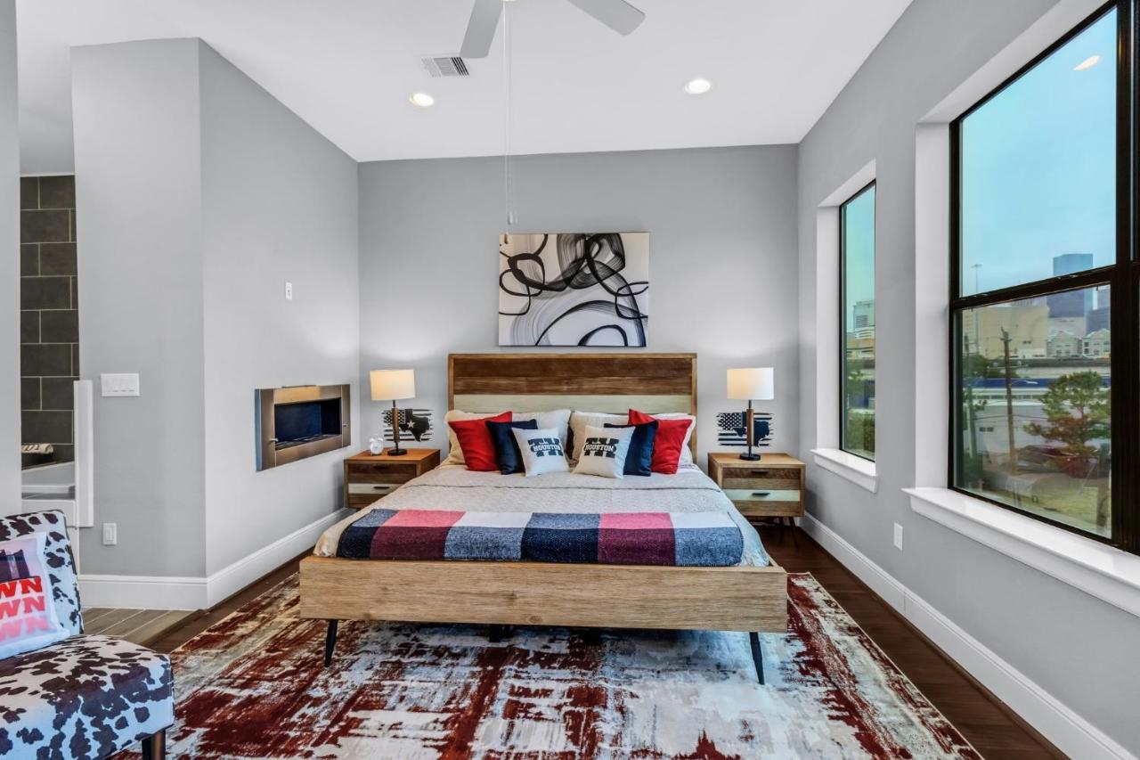 Modern, Houston Inspired House With Best Views Of Downtown! - Less Than 1 Mile To Eado Midtown Bars Home Exterior photo