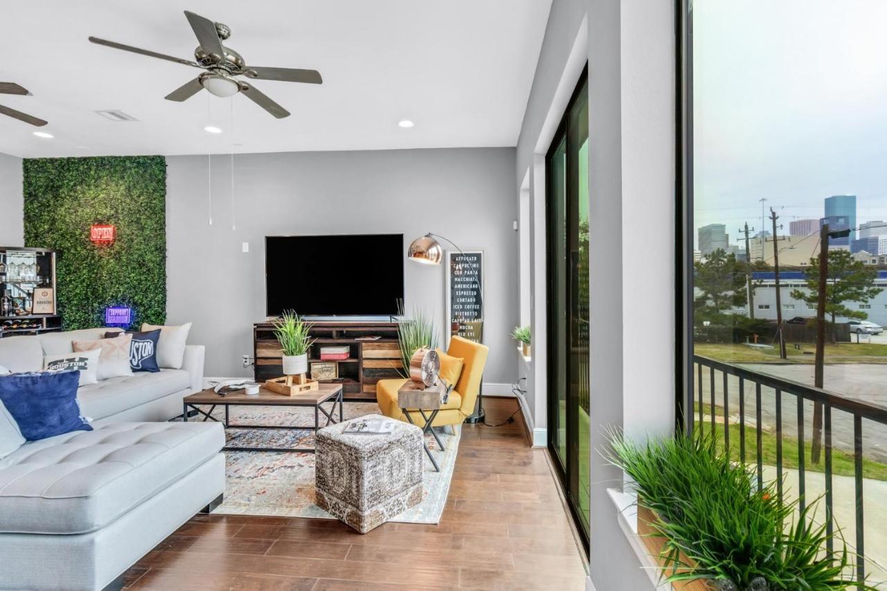 Modern, Houston Inspired House With Best Views Of Downtown! - Less Than 1 Mile To Eado Midtown Bars Home Exterior photo
