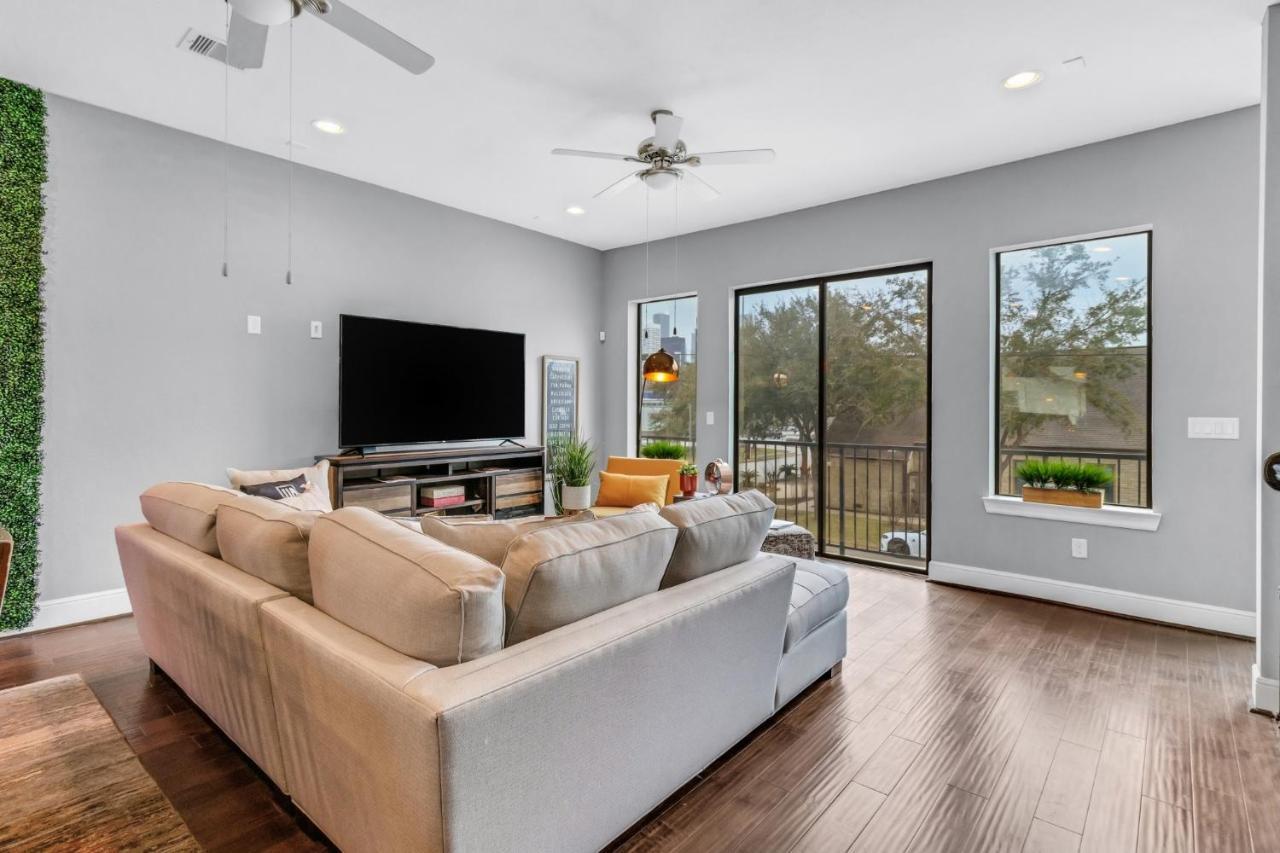 Modern, Houston Inspired House With Best Views Of Downtown! - Less Than 1 Mile To Eado Midtown Bars Home Exterior photo