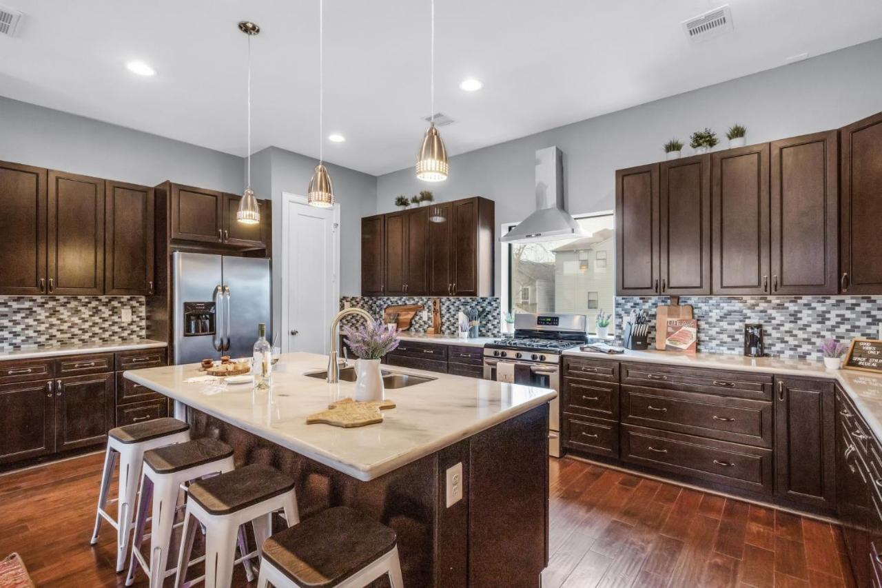 Modern, Houston Inspired House With Best Views Of Downtown! - Less Than 1 Mile To Eado Midtown Bars Home Exterior photo