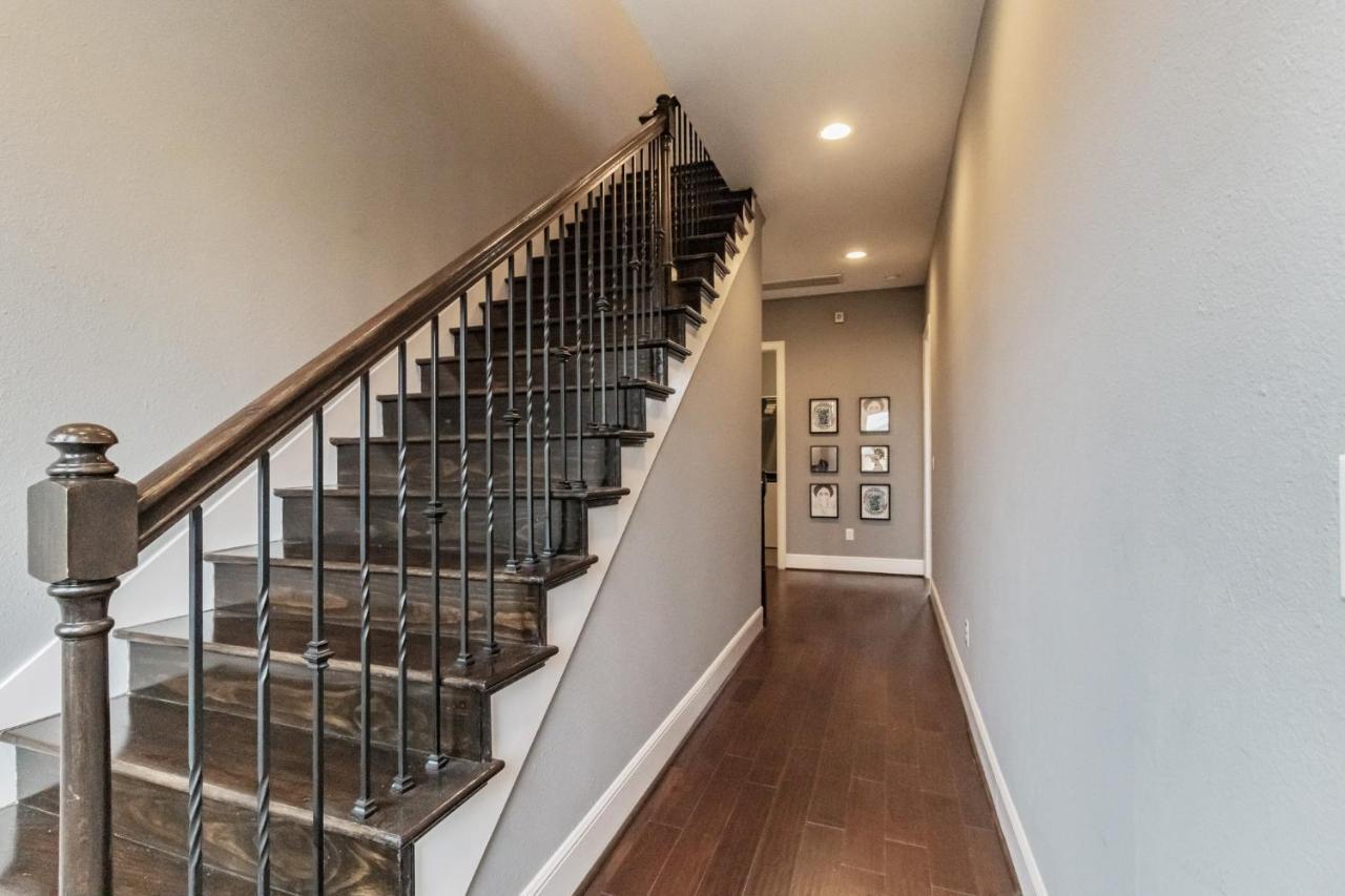 Modern, Houston Inspired House With Best Views Of Downtown! - Less Than 1 Mile To Eado Midtown Bars Home Exterior photo