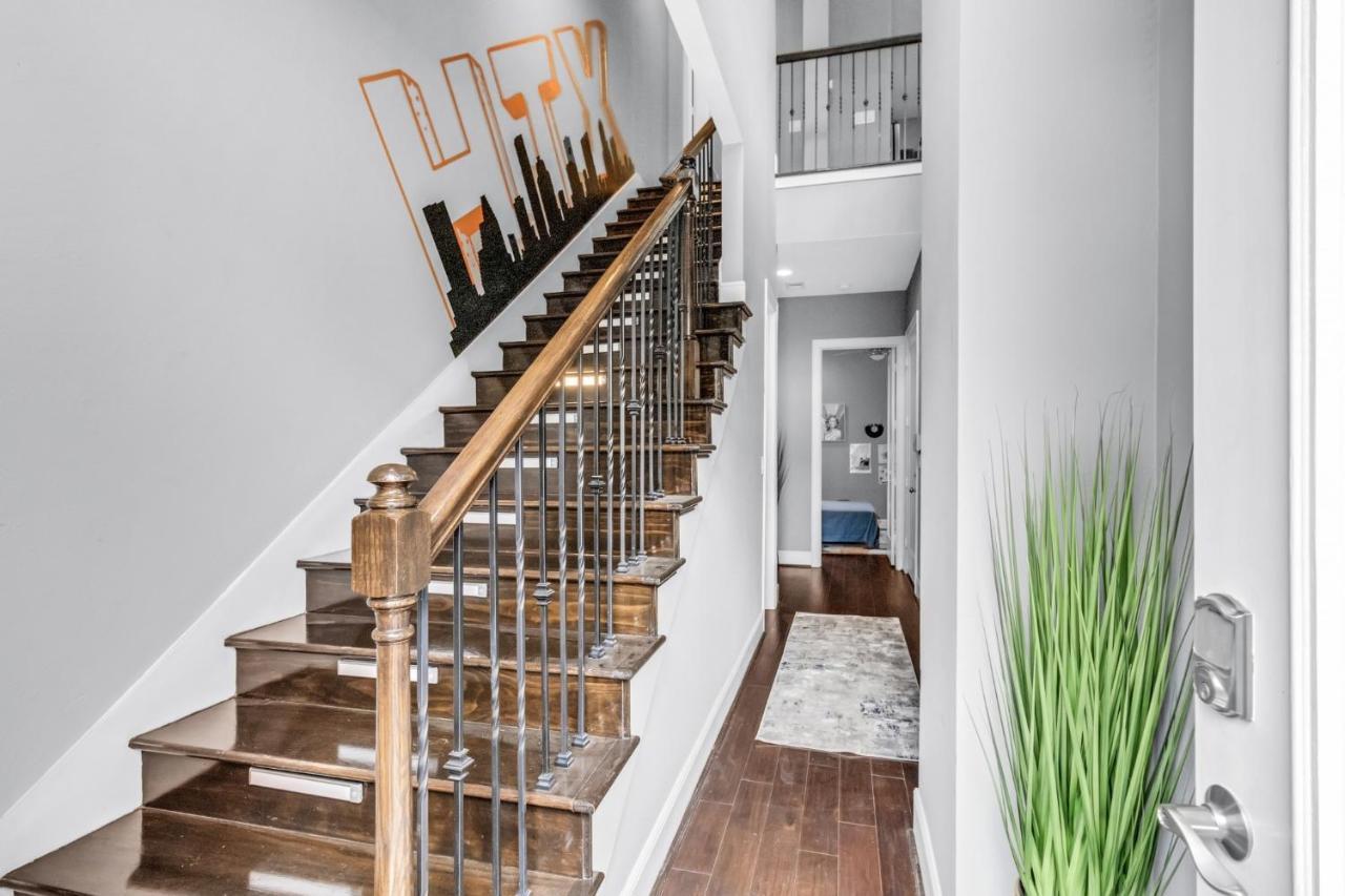 Modern, Houston Inspired House With Best Views Of Downtown! - Less Than 1 Mile To Eado Midtown Bars Home Exterior photo